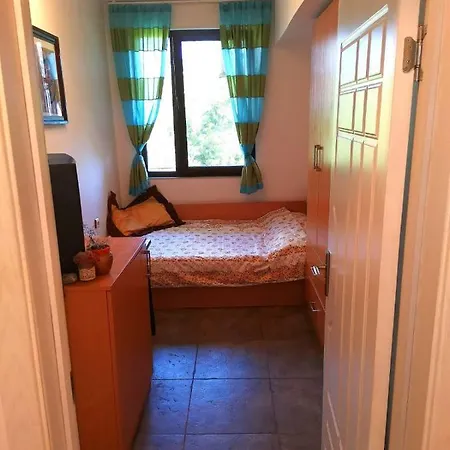 Alexandria - Beachfront & Sea Garden Apartment *